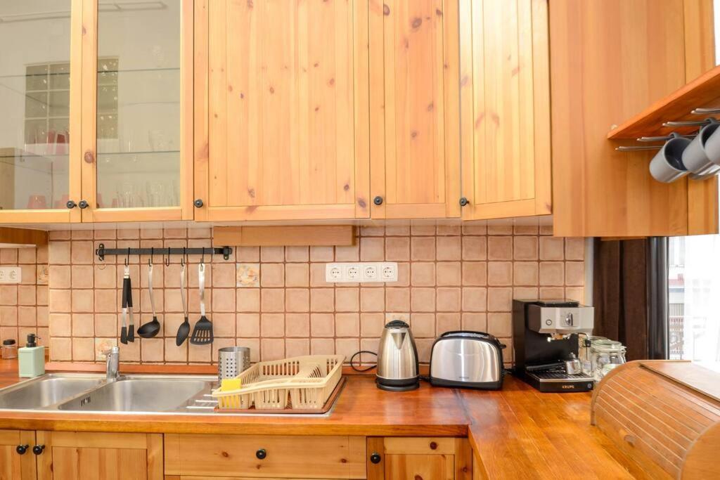 Famous Kiraly Street At Large 3Br 10Ppl @ Central Budapest Exterior foto